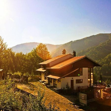 Casa Ferica Villa Азуга Екстериор снимка