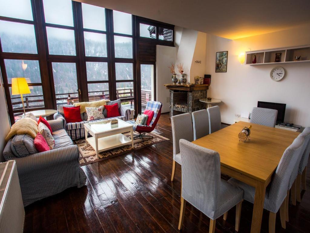 Casa Ferica Villa Азуга Екстериор снимка