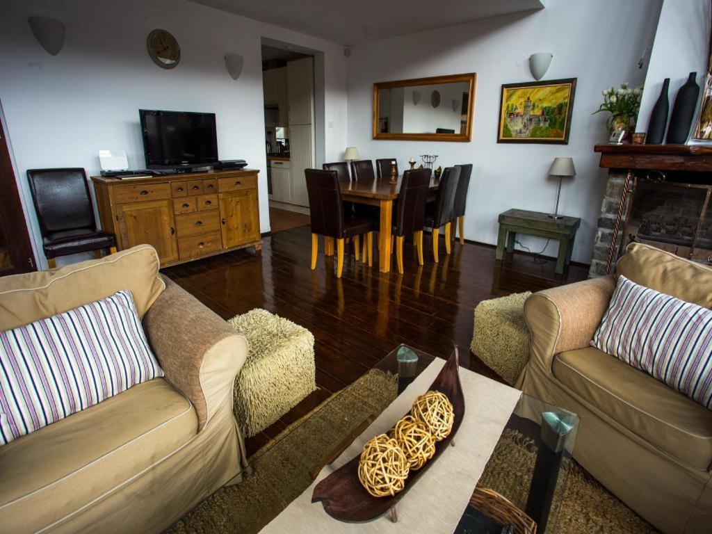 Casa Ferica Villa Азуга Екстериор снимка